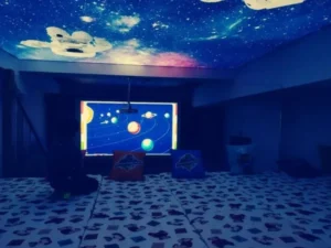 Pusta sala kinowa Stramuśland w Zakopanem