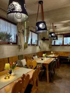 Wnętrze lokalu Restauracji Regionalnej Zawierucha